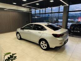 CHEVROLET - ONIX - 2021/2021 - Prata - R$ 75.900,00