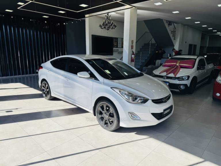 HYUNDAI - ELANTRA - 2013/2013 - Branca - R$ 69.900,00