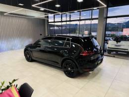 VOLKSWAGEN - GOLF - 2014/2014 - Preta - R$ 75.900,00