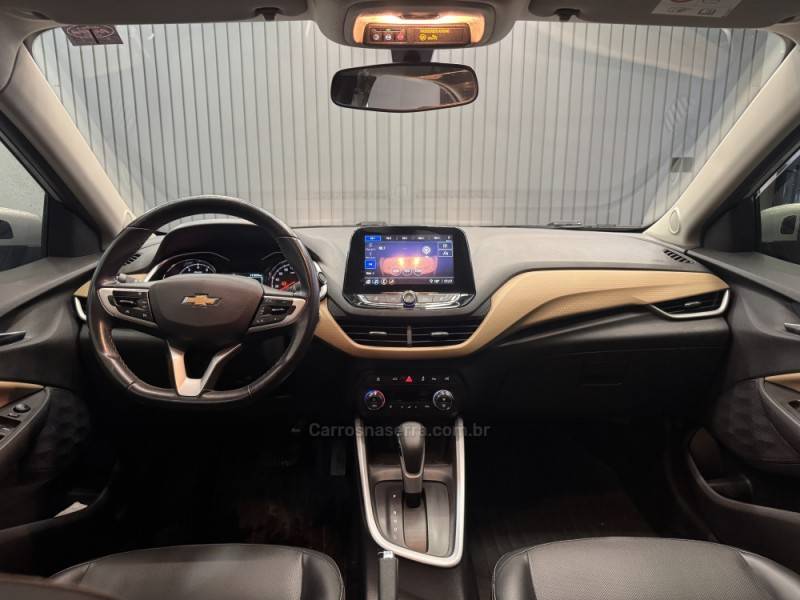 CHEVROLET - ONIX - 2021/2021 - Prata - R$ 75.900,00