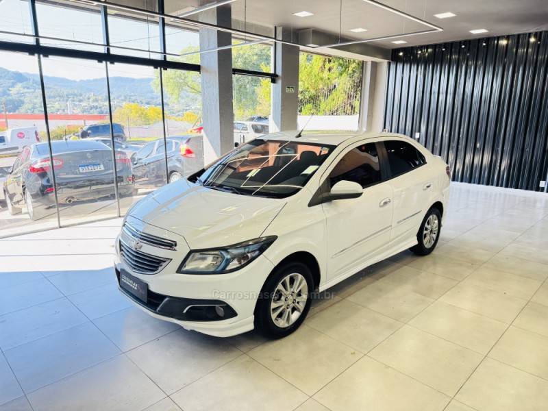 CHEVROLET - PRISMA - 2014/2014 - Branca - R$ 56.900,00