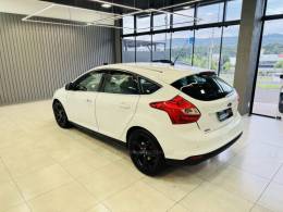FORD - FOCUS - 2015/2015 - Branca - Sob Consulta