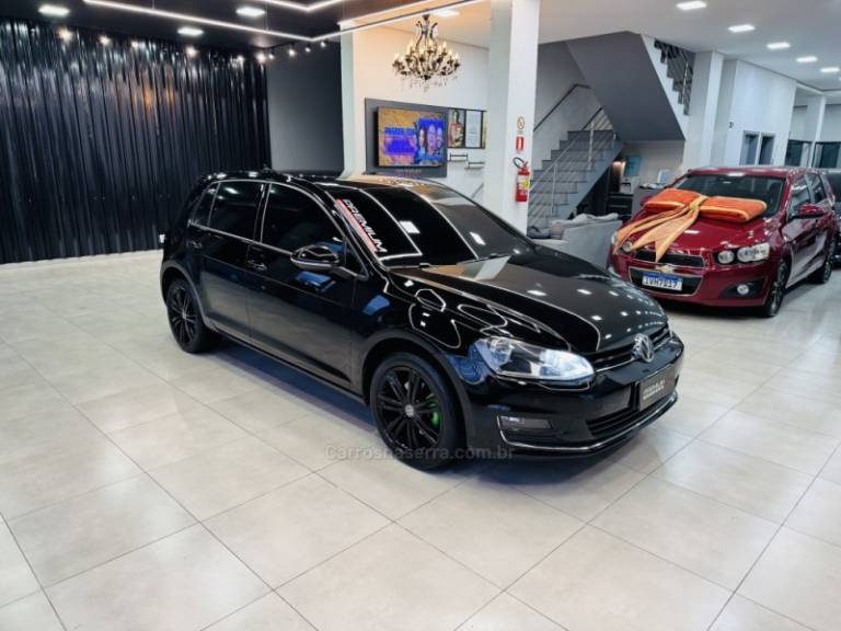VOLKSWAGEN - GOLF - 2014/2014 - Preta - R$ 75.900,00