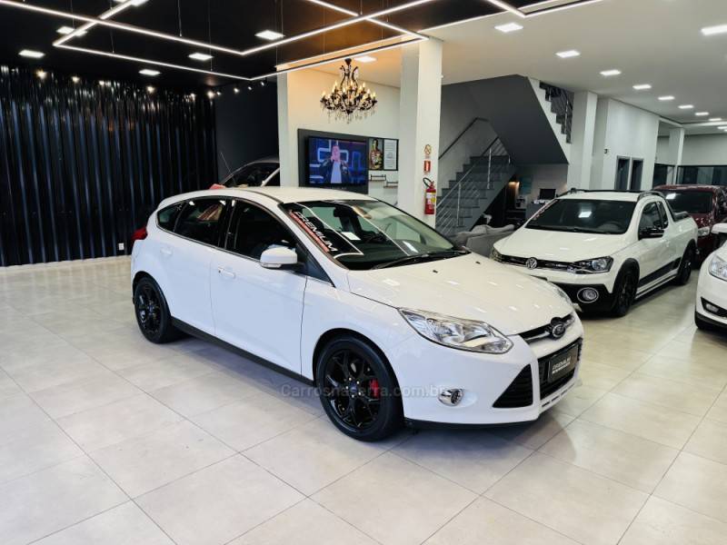 FORD - FOCUS - 2015/2015 - Branca - Sob Consulta