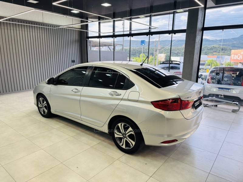 HONDA - CITY - 2016/2016 - Prata - R$ 75.900,00