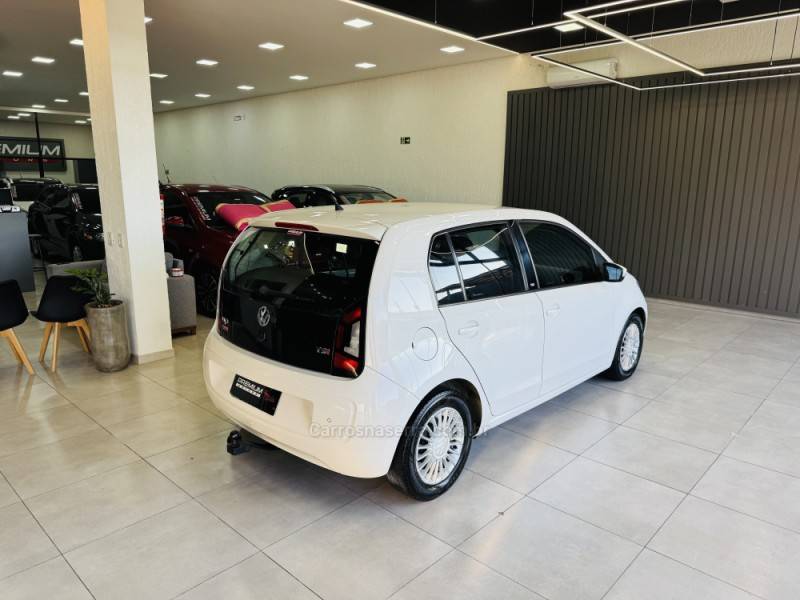 VOLKSWAGEN - UP - 2016/2016 - Branca - R$ 55.900,00