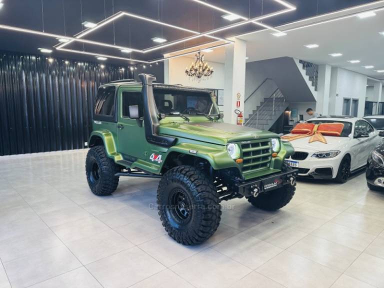TROLLER - T4 - 2007/2007 - Verde - R$ 109.900,00