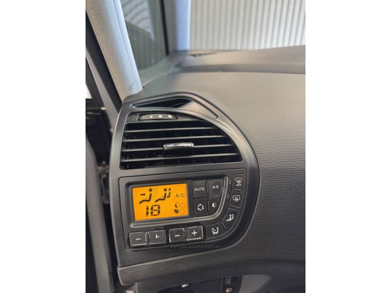CITROËN - C4 PICASSO - 2012/2012 - Prata - R$ 36.900,00