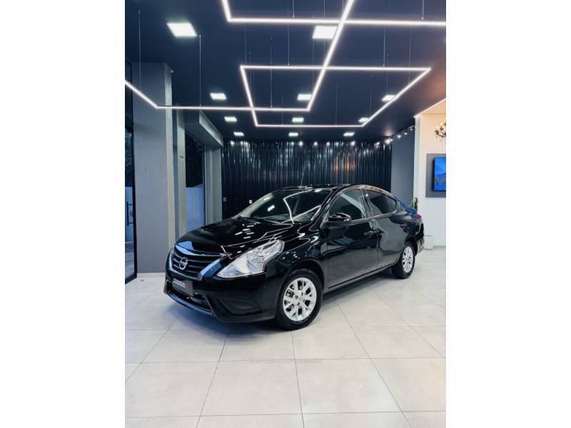 NISSAN - VERSA - 2019/2019 - Preta - R$ 66.900,00