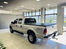 FORD - F-250 - 2007/2007 - Prata - R$ 179.900,00