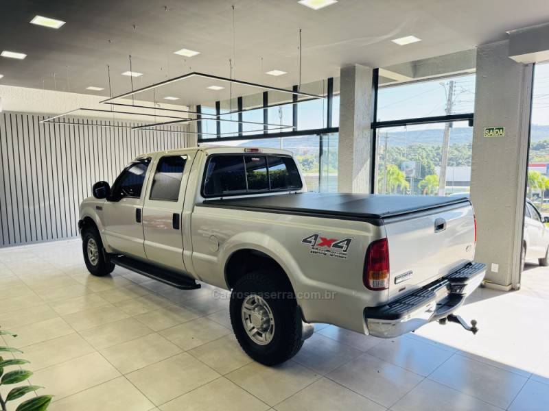 FORD - F-250 - 2007/2007 - Prata - R$ 179.900,00